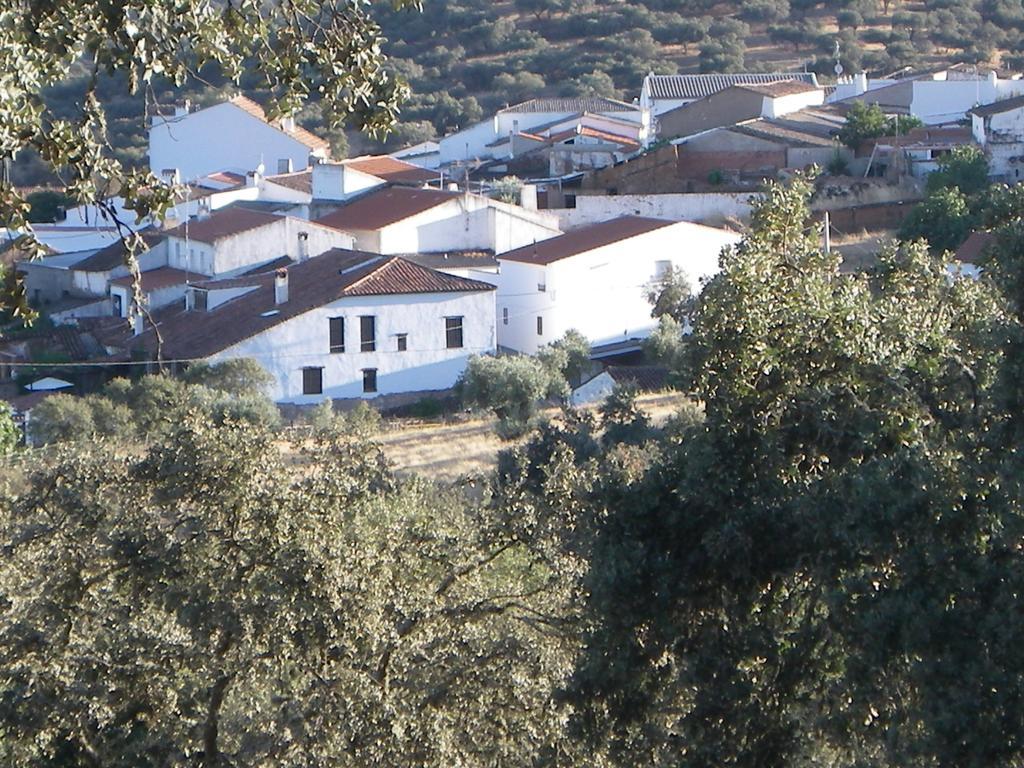 Gasthaus Casa Rural El Trillo El Alcornocal Exterior foto